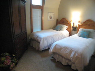 Twin Bedroom